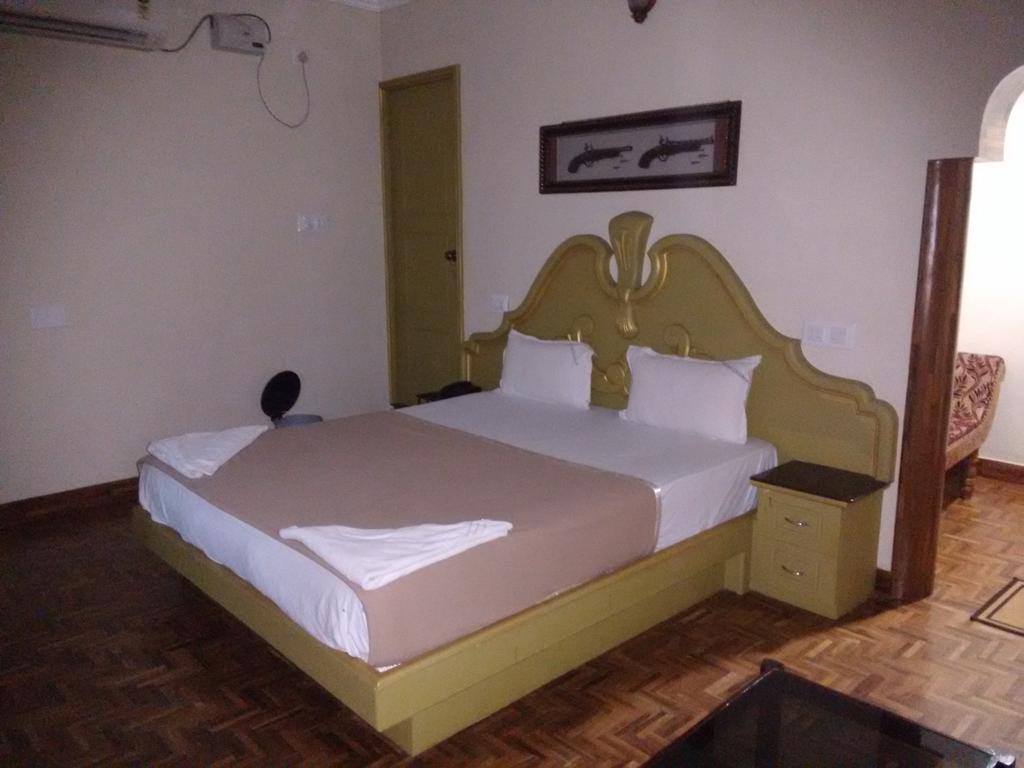 Hotel Chithra Каньякумарі Номер фото